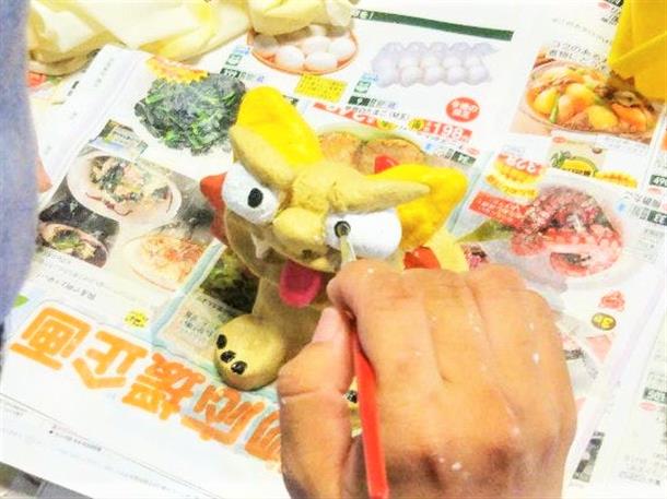 命を吹き込む目入れ…緊張の瞬間です。