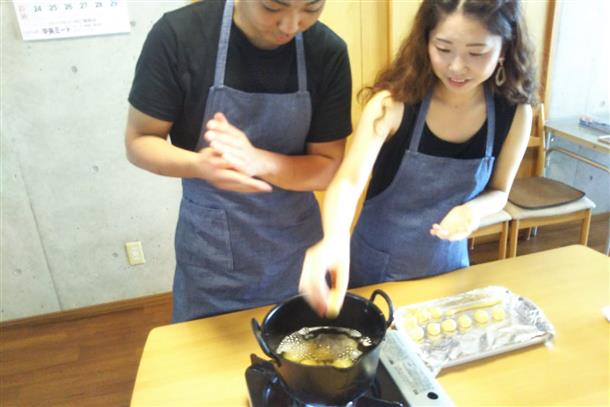 油の温度に注意して揚げスタート！