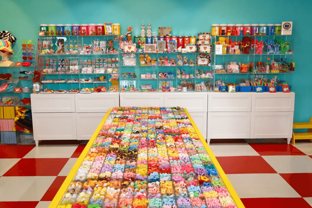 お菓子屋さんと間違ってお店に入ってきたお客さんもいたそうです（笑）
