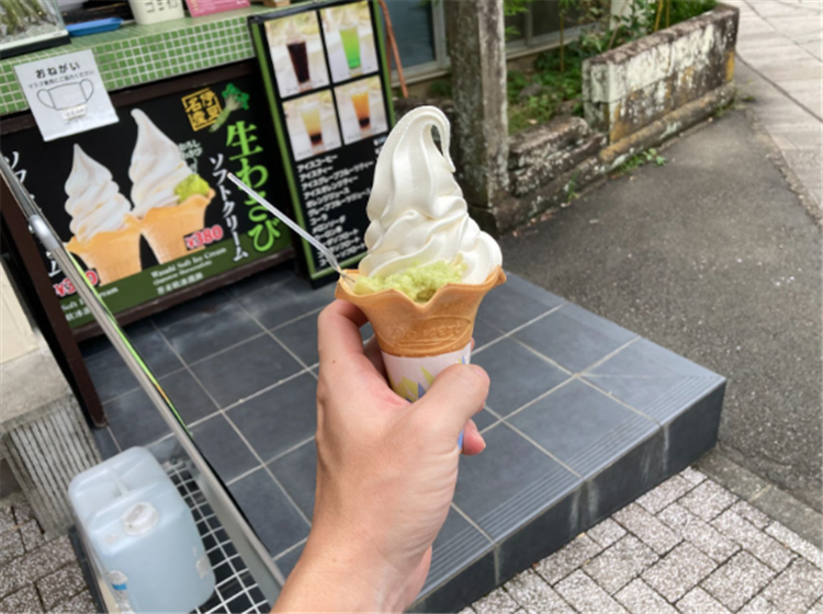 名物わさびソフトクリーム