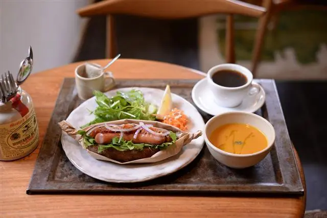 PLOUGHMAN’S LUNCH BAKERY（プラウマンズランチベーカリー）