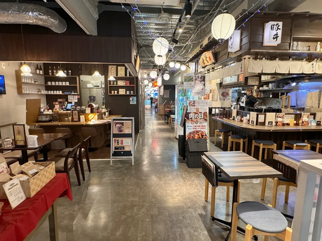 狸COMICHI店内